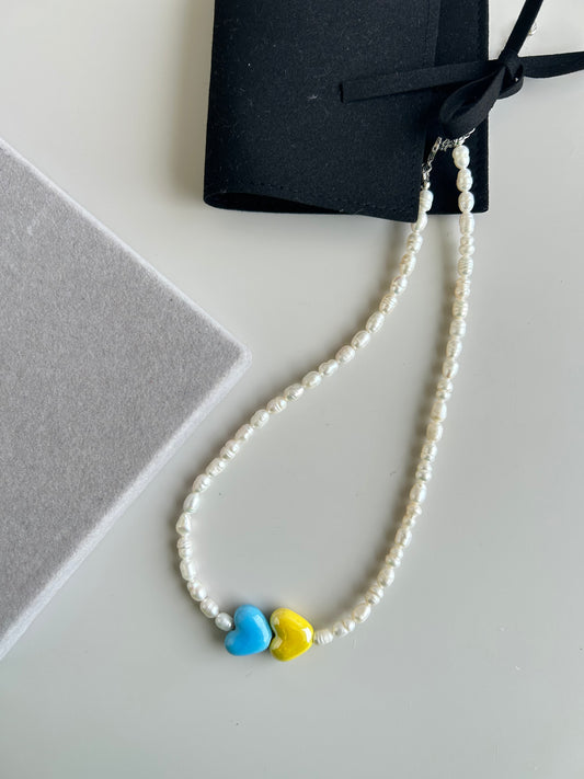 Pearl Choker with Blue and Yellow Ceramic Hearts